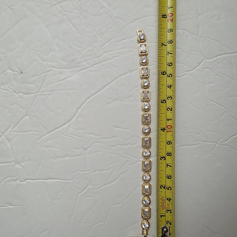 Gold and Simulated Diamonds Bracelet